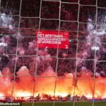 Obrovský výbuch ohňostroja za jednou z brán spôsobil, že hra nemohla pokračovať