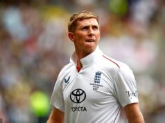 Čas sa kráti, aby Zak Crawley odmenil pobláznenie Anglicka, keď ponor do priemernosti vždy číha za rohom, píše RICHARD GIBSON Zak Crawley odchádza po dokončení dvojice v úvodnom Test of the Ashes v Austrálii