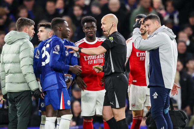 Chelsea drží Arsenal napriek červenej farbe Moisesa Caiceda, Barcelona chrastí, Download app from appStore