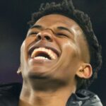 Chelsea posiela Yamalovi ohodnotenú správu, keď Estevao pomáha roztrhať Postecoglouovu Barcelonu na kusy