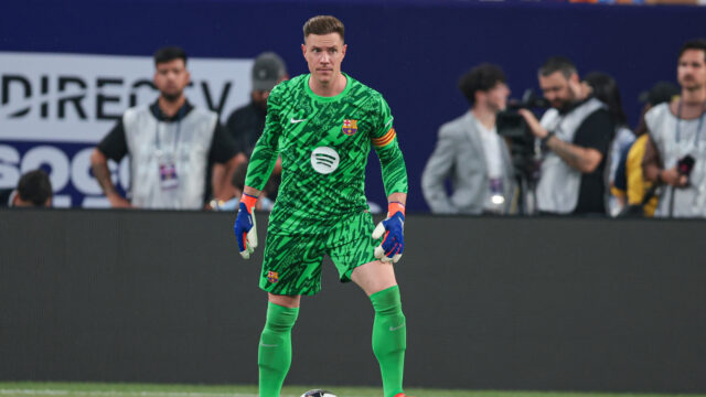 Chelsea pred Manchestrom United v súboji o hviezdu Barcelony Chelsea pred Manchestrom United v súboji o hviezdu Barcelony