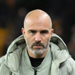 Enzo Maresca na postrannej čiare.