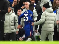 Chelsea udrela červenou kartou počas súboja Arsenalu po neuváženej výzve VAR Chelsea udrela červenou kartou počas súboja Arsenalu po neuváženej výzve VAR