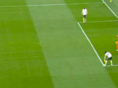 Chelsea unikla po tom, čo rozhodca ignoroval bizarný hádzanársky incident predtým, ako Burnley pripustil Hviezda Chelsea Trevoh Chalobah sa dotkol lopty rukou.