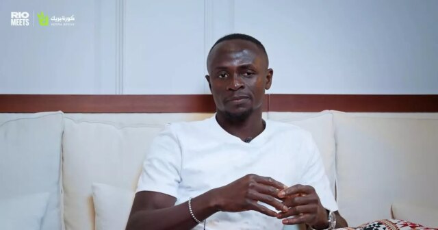 Chystal som sa podpísať Tottenham cez Man Utd - potom Sadio Mane sa rozpráva s Rio Ferdinandom