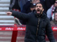 Cieľ Man Utd dáva jasne najavo pocity, keď Ruben Amorim nájde alternatívu Carlosa Balebu Ruben Amorim, manažér Manchestru United na postrannej čiare počas zápasu Premier League medzi Nottingham Forest a Manchester United na City Ground 1. novembra 2025 v Nottinghame v Anglicku
