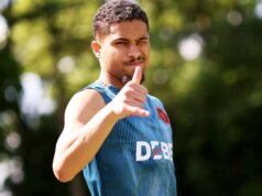 Cieľ prestupu z Man Utd je „nadšený“ medzi ocenením 44 miliónov £ a aktualizáciou Elliota Andersona Joao Gomes počas tréningu Wolverhamptonu Wanderers