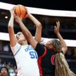 Číslo 3 v ženskom basketbale UCLA poráža divoký štát San Diego