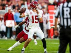 Číslo 4 v Alabame zamknuté, udržiava nezabudnuteľnú stratu s Oklahomou v 24. roku Futbal NCAA: Alabama v Južnej Karolíne