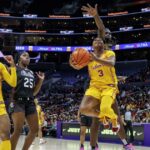 Číslo 8 USC nemôže ťahať comeback v strate s číslom 2 Južná Karolína