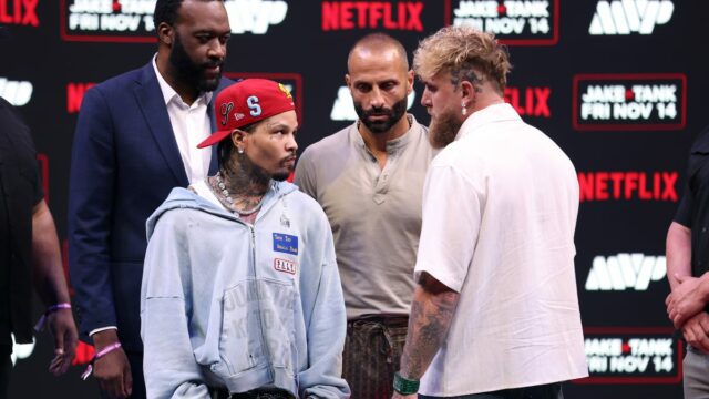 Claressa Shields nemá rád komentáre Jakea Paula o Gervonte Davisovej Claressa Shields nemá rád komentáre Jakea Paula o Gervonte Davisovej