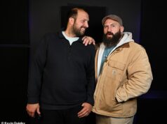 Čo by mohol môj kamarát Joe Marler urobiť ďalej po hlavnej úlohe Zradcov: Ako ma zahanbil pre japonský horúci prameň, maznanie sa s prasiatkami v Tokiu, prečo vlastní Baneovu masku, jeho talent pre televíziu – a seriály, v ktorých by teraz rád pokračoval Nik Simon z Daily Mail Sport so svojím priateľom Joeom Marlerom, bývalou anglickou rekvizitou a hviezdou Celebrity Traitors