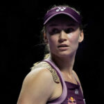 Čo povedala Elena Rybakina po tom, čo sa po finále WTA odmietla odfotografovať s generálnym riaditeľom WTA