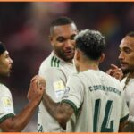 Sacha Boey v akcii za Bayern Mníchov