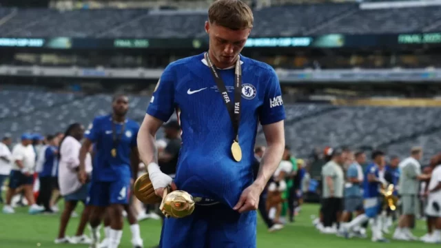 Cole Palmer späť na tréningu Chelsea — Môže jeho návrat podnietiť súboj o titul?
