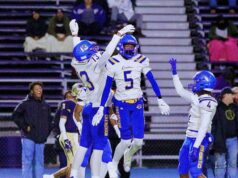 Crenshaw opäť futbalovo stúpa, no bez trénera Roberta Garretta Crenshaw opäť futbalovo stúpa, no bez trénera Roberta Garretta