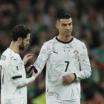Cristiano Ronaldo dostal vo štvrtok proti Írsku svoju vôbec prvú medzinárodnú červenú kartu