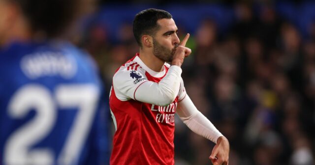 Mikel Merino oslavuje za Arsenal. 