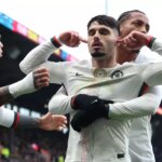 Pedro Neto oslavuje.