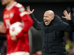 Dáni bojujú s chorobou pred seizmickým zápasom majstrovstiev sveta so Škótskom v Hampdene Tréner Dánska Brian Riemer nebol spokojný so svojím tímom počas remízy 2:2 s Bieloruskom