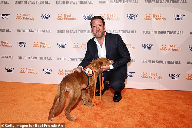 Dave Portnoy ohromuje „divného“ Toma Bradyho, keď vedie kritiku legendy Dave Portnoy označil Toma Bradyho za „divného ako f***“ po tom, čo ikona NFL naklonovala jeho mŕtveho psa Lua