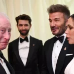 FORT LAUDERDALE, FLORIDA – 24. OKTÓBRA: David Beckham, spolumajiteľ Interu Miami CF, si upravuje sako pred zápasom play off MLS Cup 2025 medzi Inter Miami CF a Nashville SC na Chase Stadium 24. októbra 2025 vo Fort Lauderdale na Floride. (Foto od Eston Parker/ISI Photos/ISI Photos cez Getty Images)