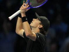 De Minaur porazil Fritza a získal prvé víťazstvo vo finále ATP a teraz potrebuje priazeň Alcaraza Download app from appStore