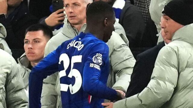 Debata Chelsea 1 Arsenal 1: Caicedo vs Rice môže byť Debata Chelsea 1 Arsenal 1: Caicedo vs Rice môže byť považovaná za mŕtvu, ale boj o titul žije
