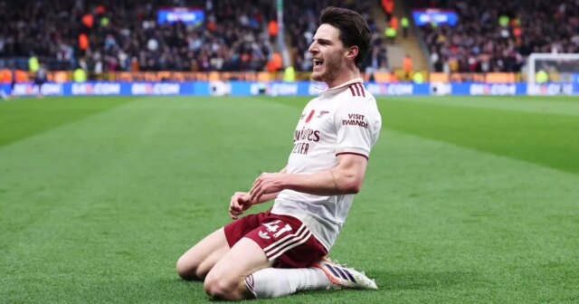 Declan Rice vysvetľuje „veľmi špeciálny“ gól Arsenalu proti Burnley, keď Declan Rice sa kĺže na kolenách