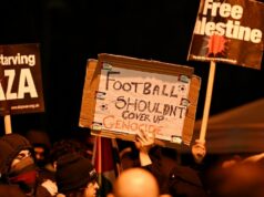 Demonštranti zatkli na futbalovom zápase Spojeného kráľovstva s izraelským tímom Demonštranti zatkli na futbalovom zápase Spojeného kráľovstva s izraelským tímom