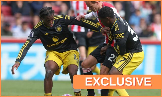 Desať klubov chce eso z Man Utd Kobbie Mainoo v predzápasovej rozcvičke za Man United