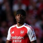 Noni Madueke počas zápasu Premier League medzi Arsenalom a Manchestrom City na Emirates Stadium.