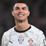 Cristiano Ronaldo z Portugalska reaguje na zápas kvalifikácie MS 2026 medzi Írskou republikou a Portugalskom
