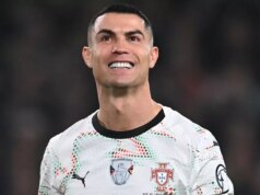 Dokonalý futbalista má ľavú nohu Salaha, zakončenie Ronalda a Crouchov humor Cristiano Ronaldo z Portugalska reaguje na zápas kvalifikácie MS 2026 medzi Írskou republikou a Portugalskom