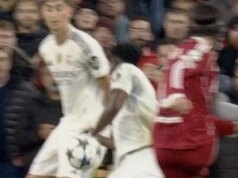 Dôvod, Liverpool nedostal penaltu napriek hádzanej proti Realu Madrid Liverpoolu bola penalta zamietnutá