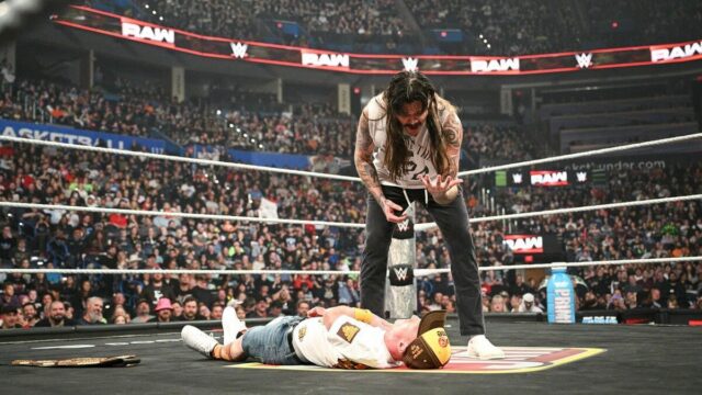 Dôvod, prečo sa Mini John Cena objavil na WWE RAW
