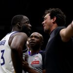 Draymond Green konfrontoval fanúšika NBA, ktorý ho neustále poburoval skandovaním 'Angel Reese'