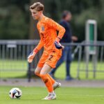 SINGAPUR, SINGAPUR - 27. júla: Marli Salmonová z Arsenalu sa pozerá počas prípravného stretnutia medzi Arsenalom FC a Newcastle United na Národnom štadióne 27. júla 2025 v Singapure. (Foto: Yong Teck Lim/Getty Images)