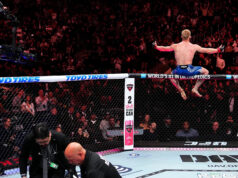 Dvaja bojovníci boli prevezení do nemocnice po násilnom UFC 322 Dvaja bojovníci boli prevezení do nemocnice po násilnom UFC 322