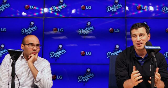 Dvaja manažéri Dodgers radia Lakers počas prechodu vlastníctva
