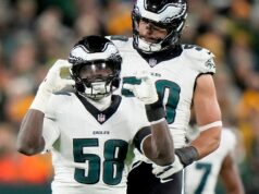 Eagles linebacker takmer bije oficiálne v divokej oslavy počas víťazstva Eagles linebacker takmer bije oficiálne v divokej oslavy počas víťazstva
