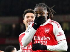 Eberechi Eze necháva Thomasa Franka červeného po brutálnom dvojslovnom kopaní do hviezdy Arsenalu Eberechi Eze oslavuje proti Spurs.