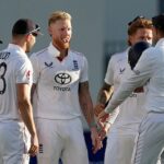 Anglický päťčlenný útok vedený piatimi gólmi pre Bena Stokesa otočil vzrušujúci úvodný deň Ashes na hlavu.