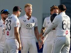 Electric England sa bráni v vzrušujúcom úvodnom dni bohatej a bláznivej zábavy Ashes, aby postavili prvý Test na hlavu, píše LAWRENCE BOOTH Anglický päťčlenný útok vedený piatimi gólmi pre Bena Stokesa otočil vzrušujúci úvodný deň Ashes na hlavu.