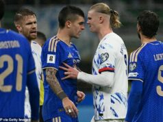 Erling Haaland odhaľuje hrubé detaily svojej röntgenovej hádky s talianskou hviezdou – a potom sa vyberie o 2:00 v noci po tom, čo obsadil miesto na majstrovstvách sveta na náklady Azzurri! Erling Haaland povedal, že taliansky obranca Gianluca Mancini sa počas výhry Nórska „dotkol môjho ***“