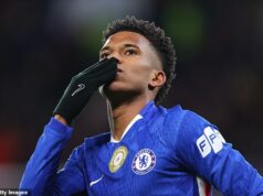 Este-wow! 18-ročný zázračný chlapec Chelsea Estevao dokazuje, že je ďalšou veľkou vecou, keď ho Thierry Henry porovnáva s legendou Premier League. Estevao bol vo výbušnej forme, keď Chelsea porazila Barcelonu 3:0 na Stamford Bridge