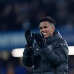 Útočník Chelsea Estevao oslavuje pôsobivú výhru nad Barcelonou