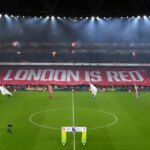 Fanúšikovia Arsenalu vyvesili pred zápasom proti Spurs transparent „London is Red“.
