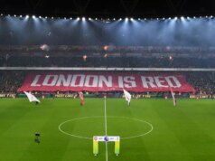 Fanúšikovia Arsenalu sa nemôžu ubrániť trollingu v Tottenhame, keďže zábery zo zákulisia klesajú Fanúšikovia Arsenalu vyvesili pred zápasom proti Spurs transparent „London is Red“.