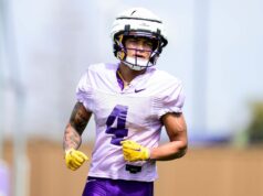 Fanúšikovia CFB reagujú po zranení LSU WR Nica Andersona z konca sezóny logo pochodového šialenstva